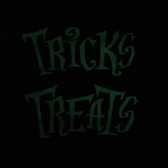 Hershey Halloween Glow In The Dark Pajama Top - No Tricks Just Treats - Candy - Picture 5 of 5